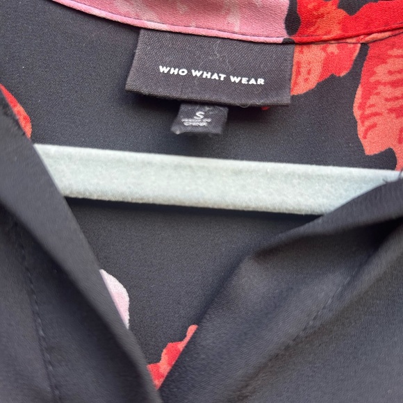 Who What Wear Black floral top size small - Picture 5 of 6